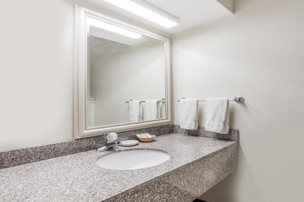 Rodeway Inn Cadiz Zewnętrze zdjęcie
