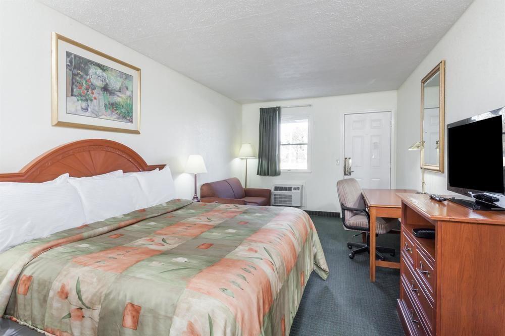 Rodeway Inn Cadiz Zewnętrze zdjęcie